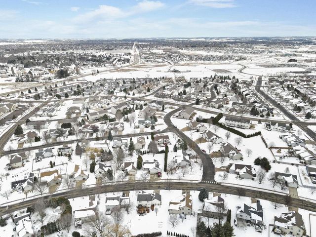 550 N Heatherstone Drive, Sun Prairie, WI 53590