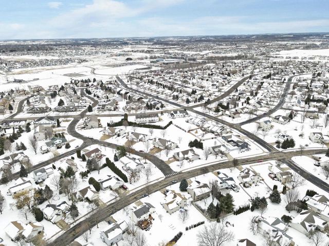 550 N Heatherstone Drive, Sun Prairie, WI 53590