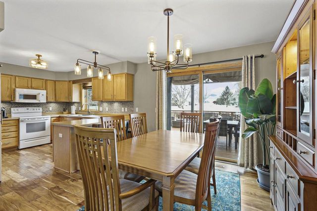 550 N Heatherstone Drive, Sun Prairie, WI 53590