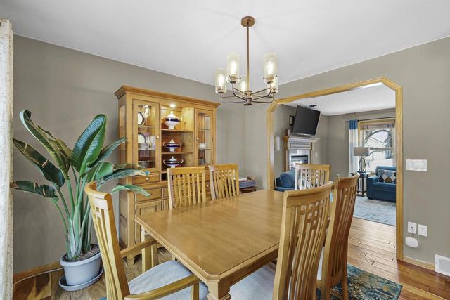 550 N Heatherstone Drive, Sun Prairie, WI 53590