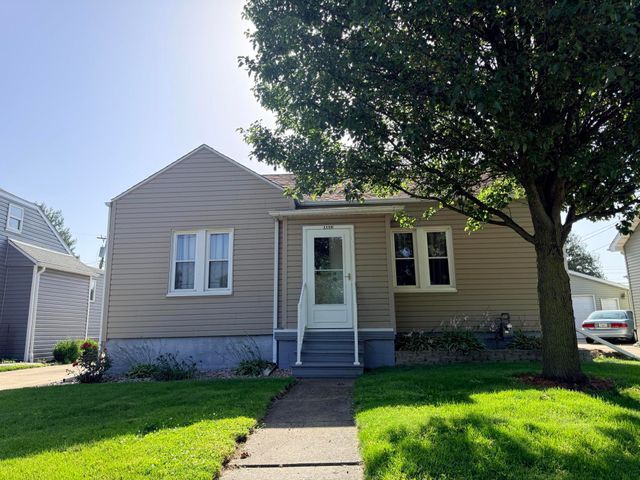 1106 Campbell Street, Valparaiso, IN 46385