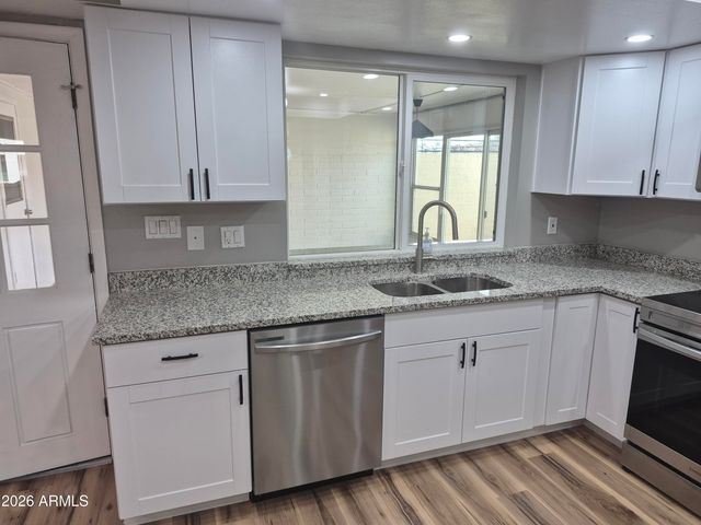 560 N HOBSON Plaza, Mesa, AZ 85203