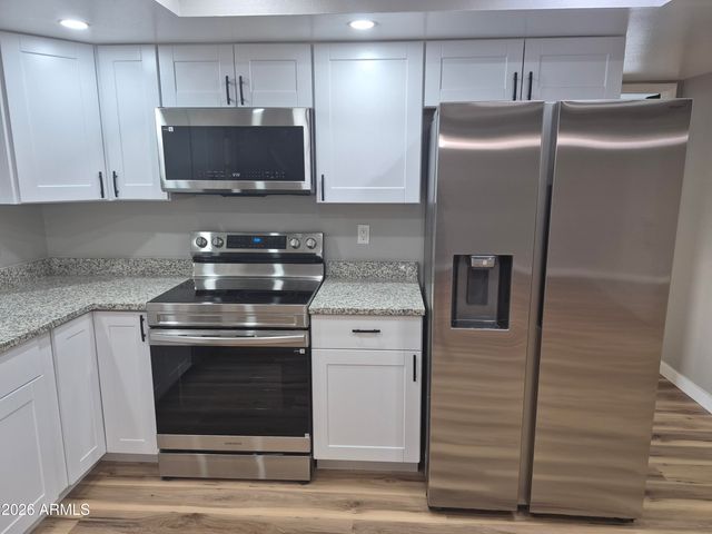 560 N HOBSON Plaza, Mesa, AZ 85203