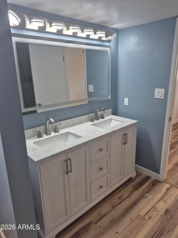 560 N HOBSON Plaza, Mesa, AZ 85203