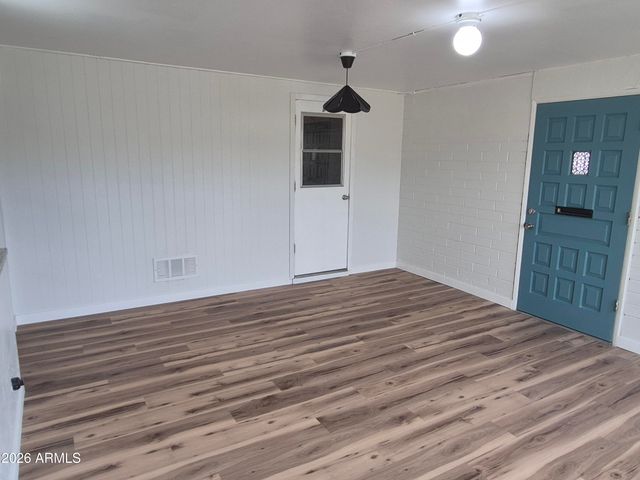 560 N HOBSON Plaza, Mesa, AZ 85203