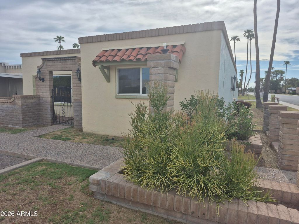 560 N HOBSON Plaza, Mesa, AZ 85203