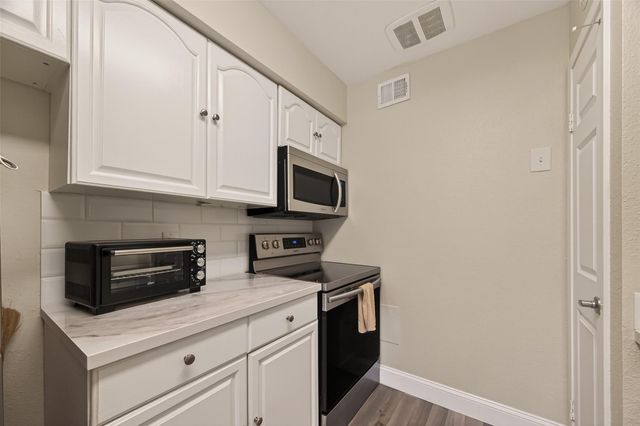 18515 Egret Bay Boulevard 1302, Houston, TX 77058