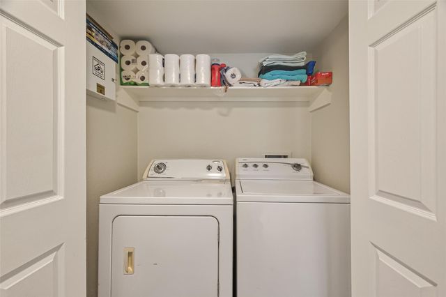 18515 Egret Bay Boulevard 1302, Houston, TX 77058