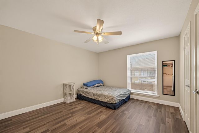 18515 Egret Bay Boulevard 1302, Houston, TX 77058