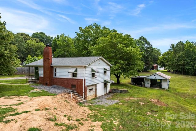 1302 W Gold Street Extension, Kings Mountain, NC 28086