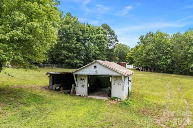 1302 W Gold Street Extension, Kings Mountain, NC 28086