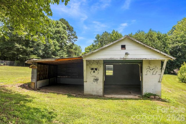 1302 W Gold Street Extension, Kings Mountain, NC 28086