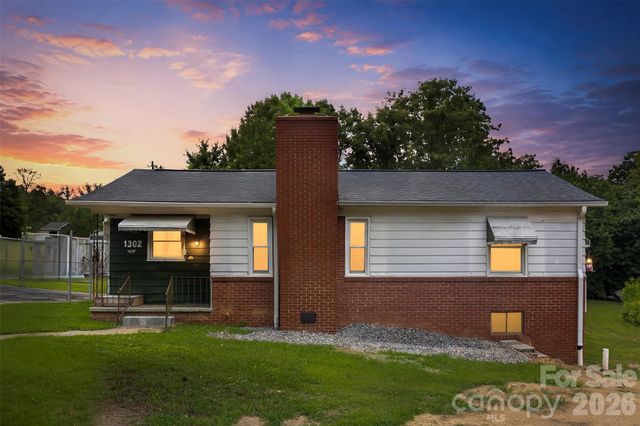 1302 W Gold Street Extension, Kings Mountain, NC 28086