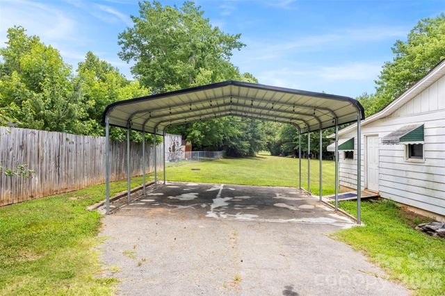 1302 W Gold Street Extension, Kings Mountain, NC 28086