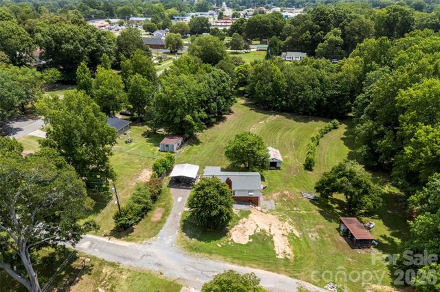 1302 W Gold Street Extension, Kings Mountain, NC 28086