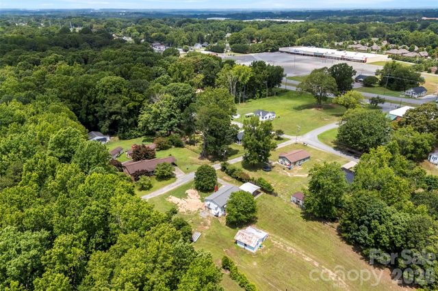 1302 W Gold Street Extension, Kings Mountain, NC 28086