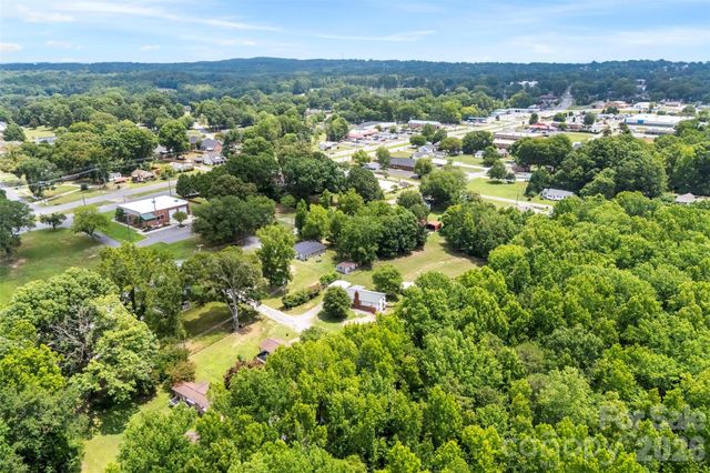 1302 W Gold Street Extension, Kings Mountain, NC 28086