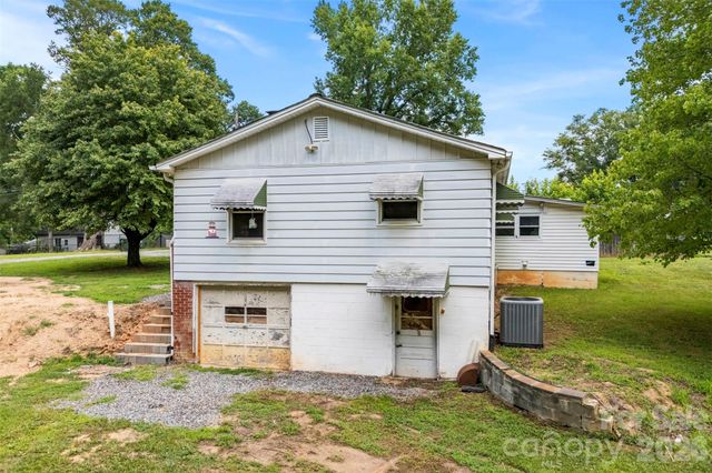 1302 W Gold Street Extension, Kings Mountain, NC 28086