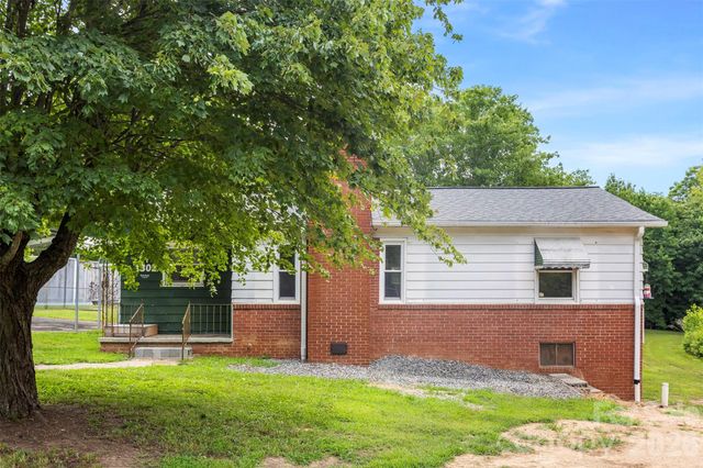 1302 W Gold Street Extension, Kings Mountain, NC 28086