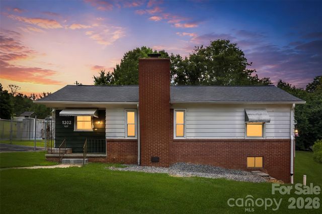 1302 W Gold Street Extension, Kings Mountain, NC 28086