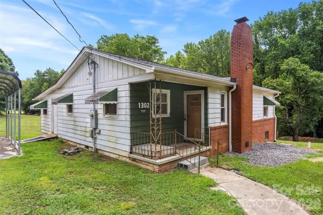1302 W Gold Street Extension, Kings Mountain, NC 28086