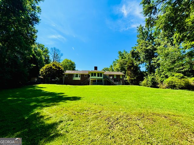 110 Saxon Woods Drive, Athens, GA 30607