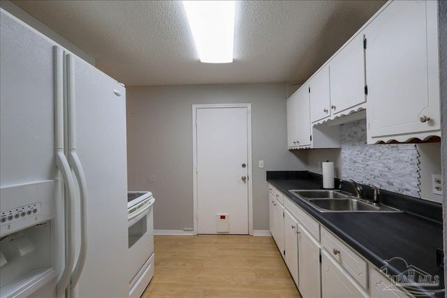 1551 Sunny Ridge Ln, Cantonment, FL 32533