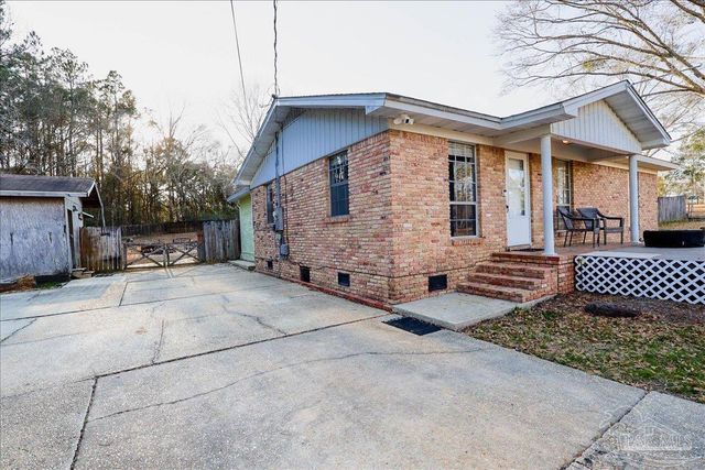 1551 Sunny Ridge Ln, Cantonment, FL 32533