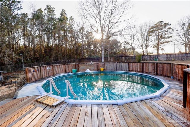 1551 Sunny Ridge Ln, Cantonment, FL 32533