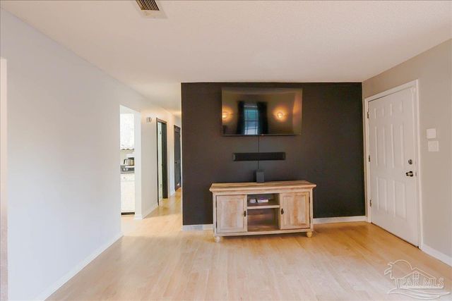 1551 Sunny Ridge Ln, Cantonment, FL 32533