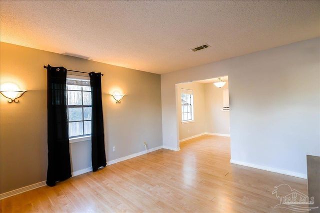 1551 Sunny Ridge Ln, Cantonment, FL 32533