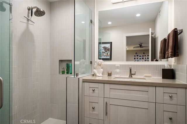 387 Red River, Palm Desert, CA 92211