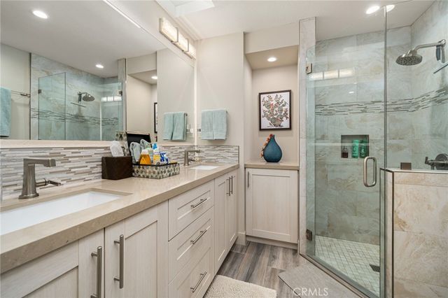 387 Red River, Palm Desert, CA 92211