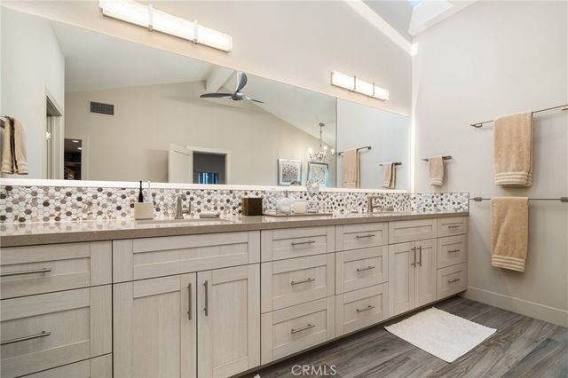 387 Red River, Palm Desert, CA 92211