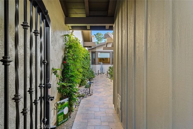 387 Red River, Palm Desert, CA 92211