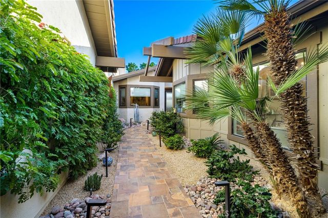 387 Red River, Palm Desert, CA 92211