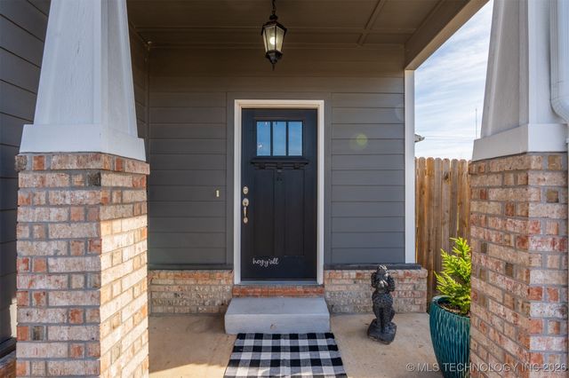 8897 S 256th East Place, Broken Arrow, OK 74014