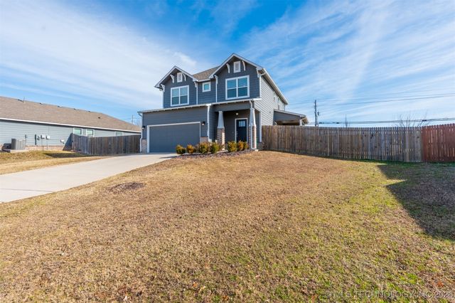 8897 S 256th East Place, Broken Arrow, OK 74014