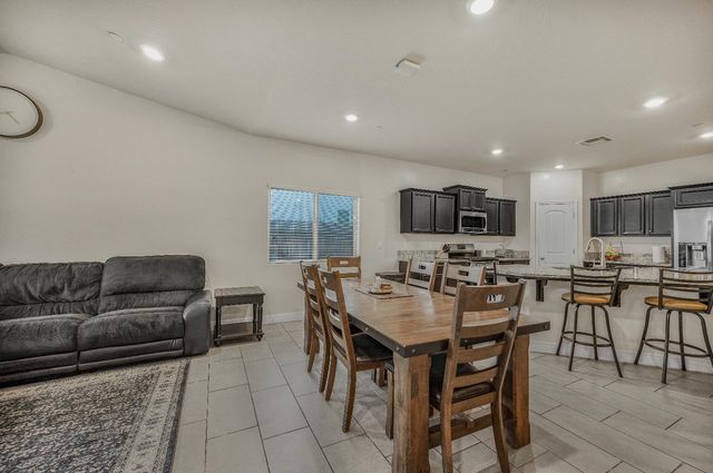 5432 W Lamona Avenue, Fresno, CA 93722