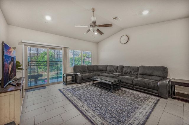 5432 W Lamona Avenue, Fresno, CA 93722
