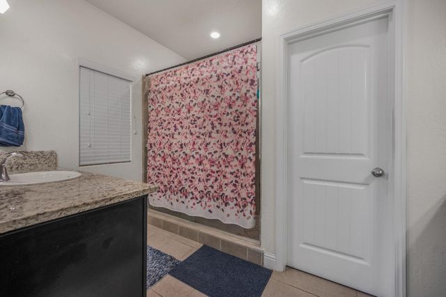 5432 W Lamona Avenue, Fresno, CA 93722
