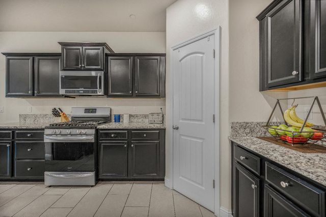 5432 W Lamona Avenue, Fresno, CA 93722