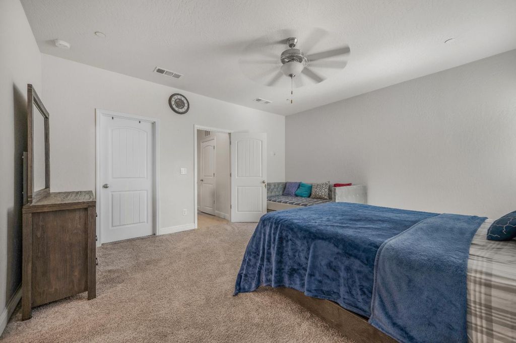 Image 20 of property listing at 5432 W Lamona Avenue, Fresno, CA 93722