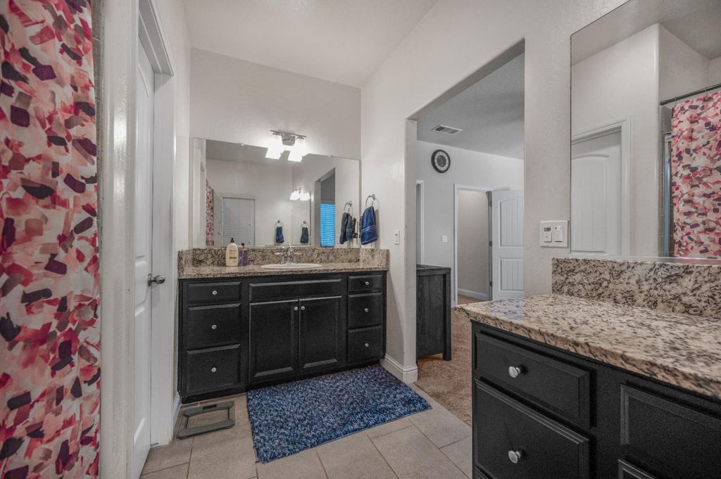 Image 22 of property listing at 5432 W Lamona Avenue, Fresno, CA 93722