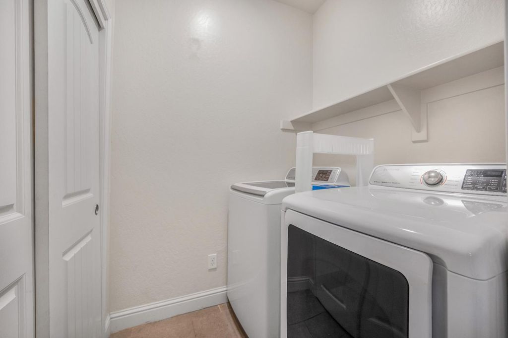 Image 23 of property listing at 5432 W Lamona Avenue, Fresno, CA 93722