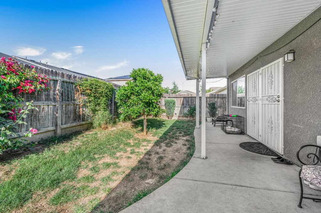 Image 24 of property listing at 5432 W Lamona Avenue, Fresno, CA 93722