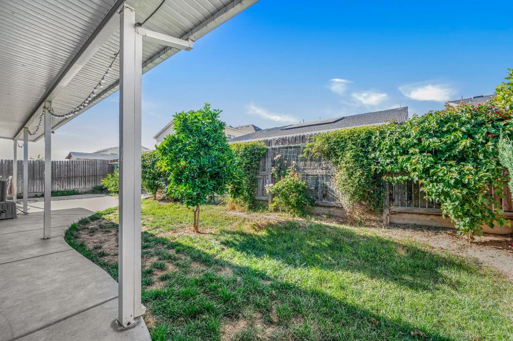 Image 25 of property listing at 5432 W Lamona Avenue, Fresno, CA 93722