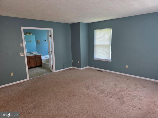 38 CASTLETON RD, Princeton, NJ 08540