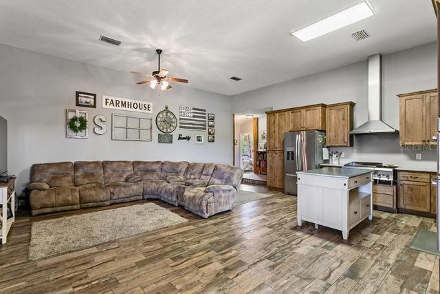 641 E STATE ROAD 100, San Mateo, FL 32187