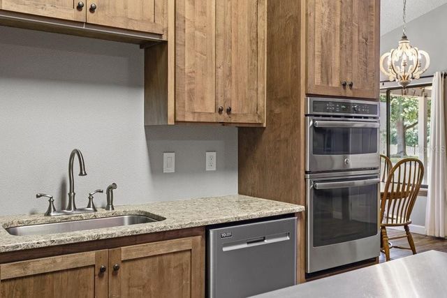 641 E STATE ROAD 100, San Mateo, FL 32187